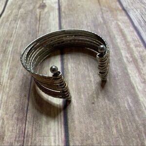 Silver Tone Bangle Cuff Bracelet Hammered Wires Connected Fashion Vintage